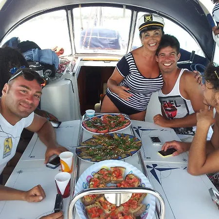 Scugnizza Smeralda Botel