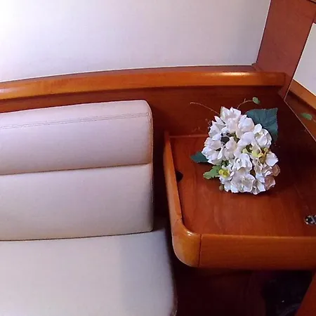 Scugnizza Smeralda Botel Cannigione