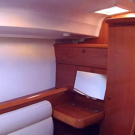 Scugnizza Smeralda Botel Cannigione