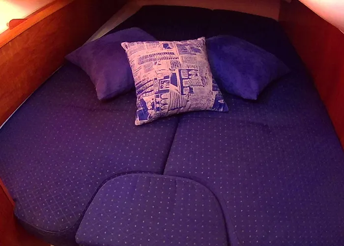 Botel Scugnizza Smeralda *